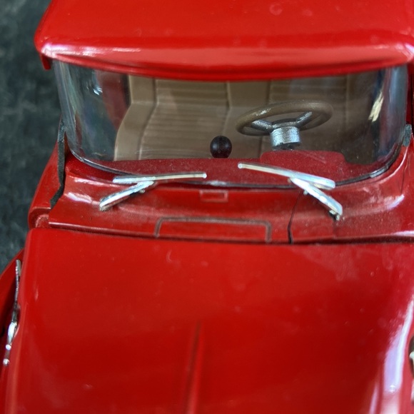 Cute red Ford collectible truck - Picture 5 of 9